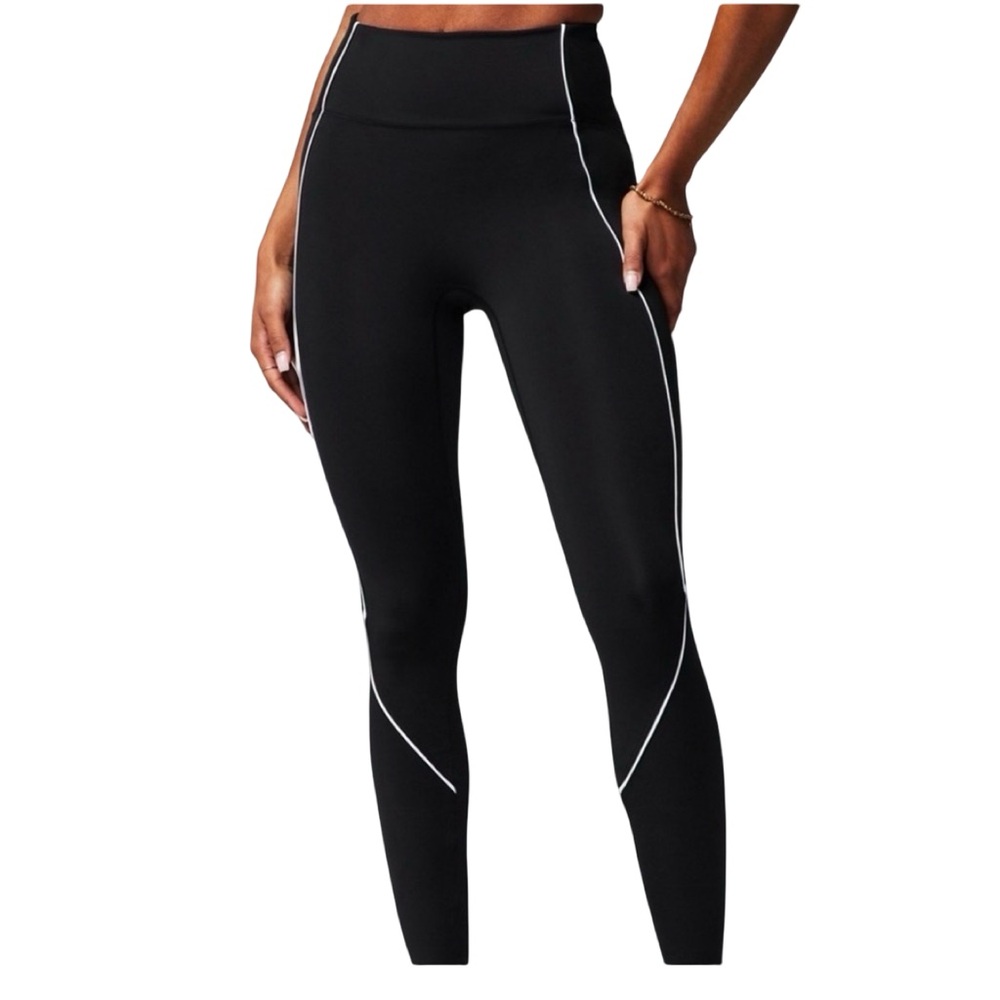 FABLETICS Anywhere Motion365+ High-Waisted Piped Legging
